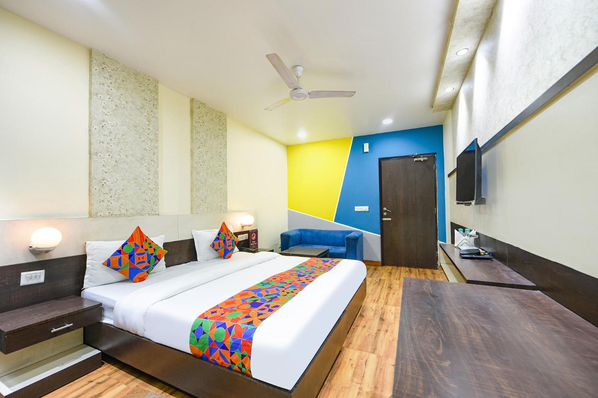 OYO 10887 Hotel West View Ghaziabad Exterior foto