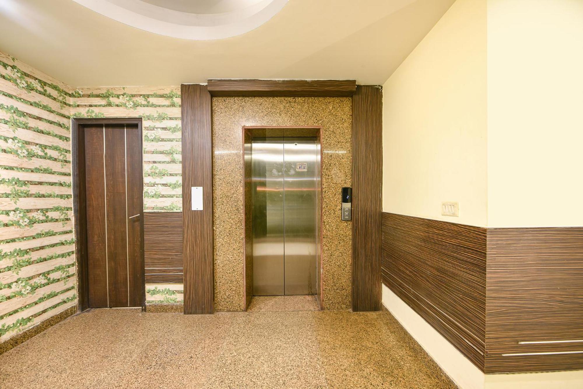 OYO 10887 Hotel West View Ghaziabad Exterior foto
