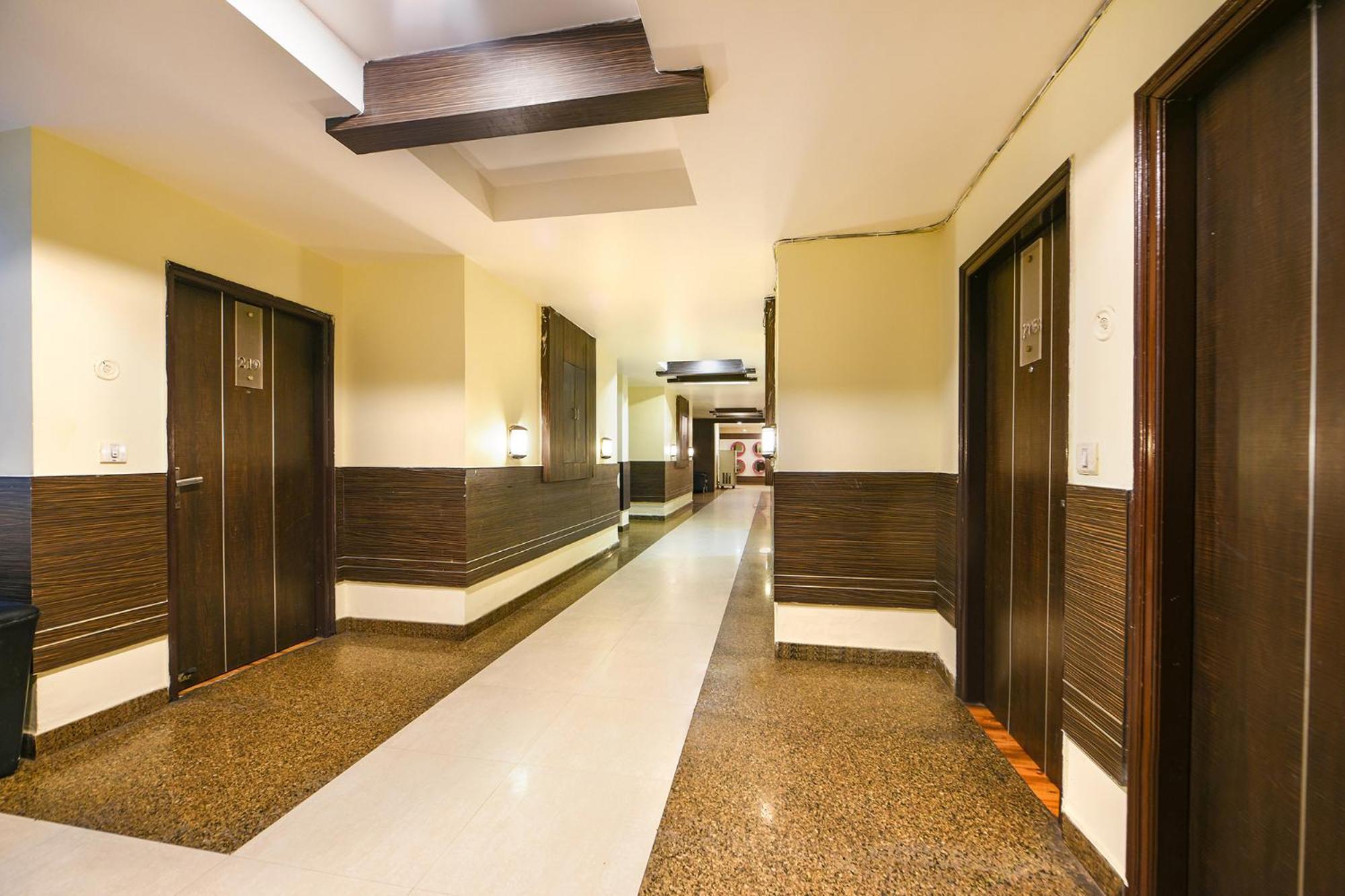 OYO 10887 Hotel West View Ghaziabad Exterior foto