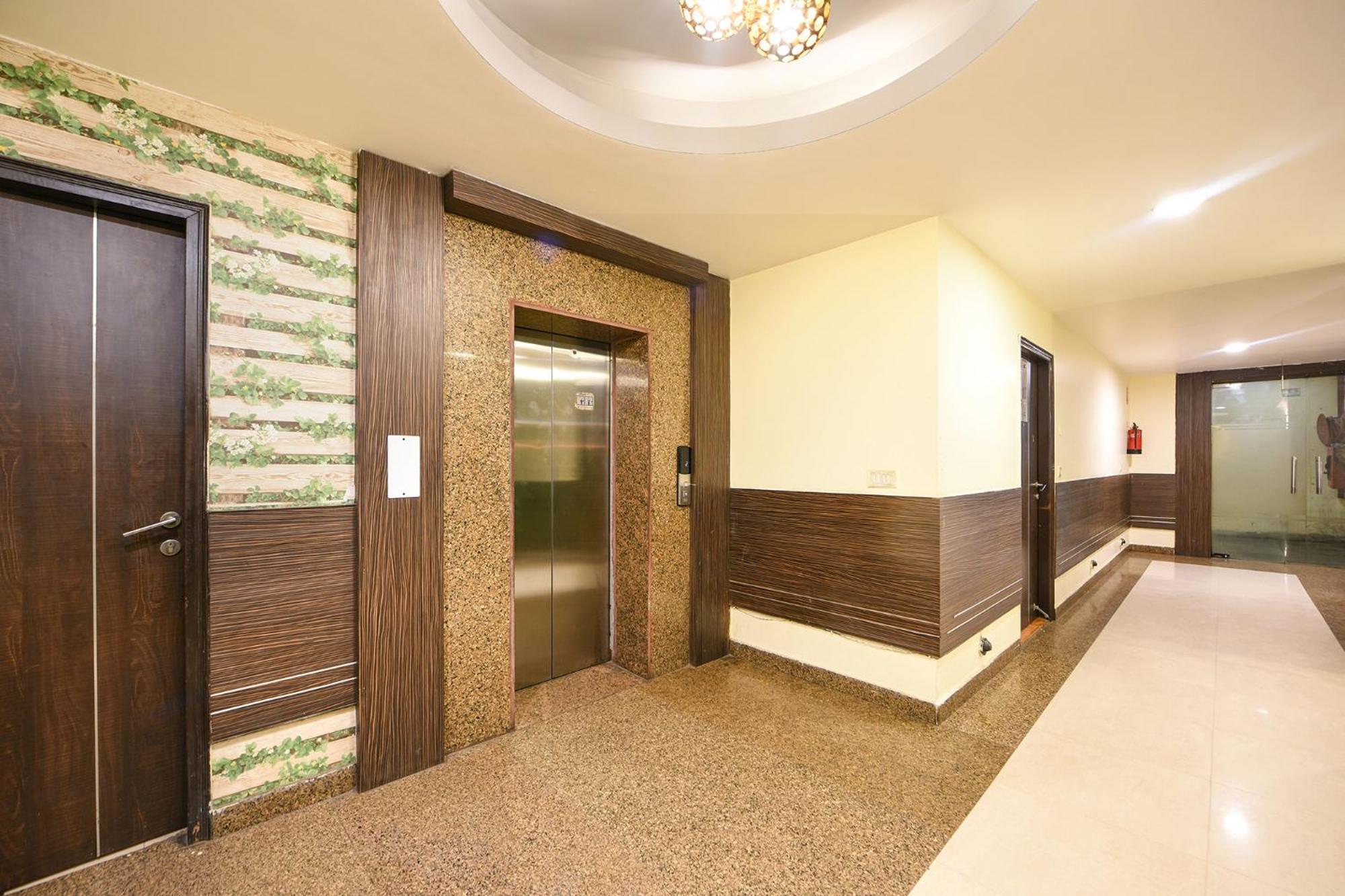 OYO 10887 Hotel West View Ghaziabad Exterior foto