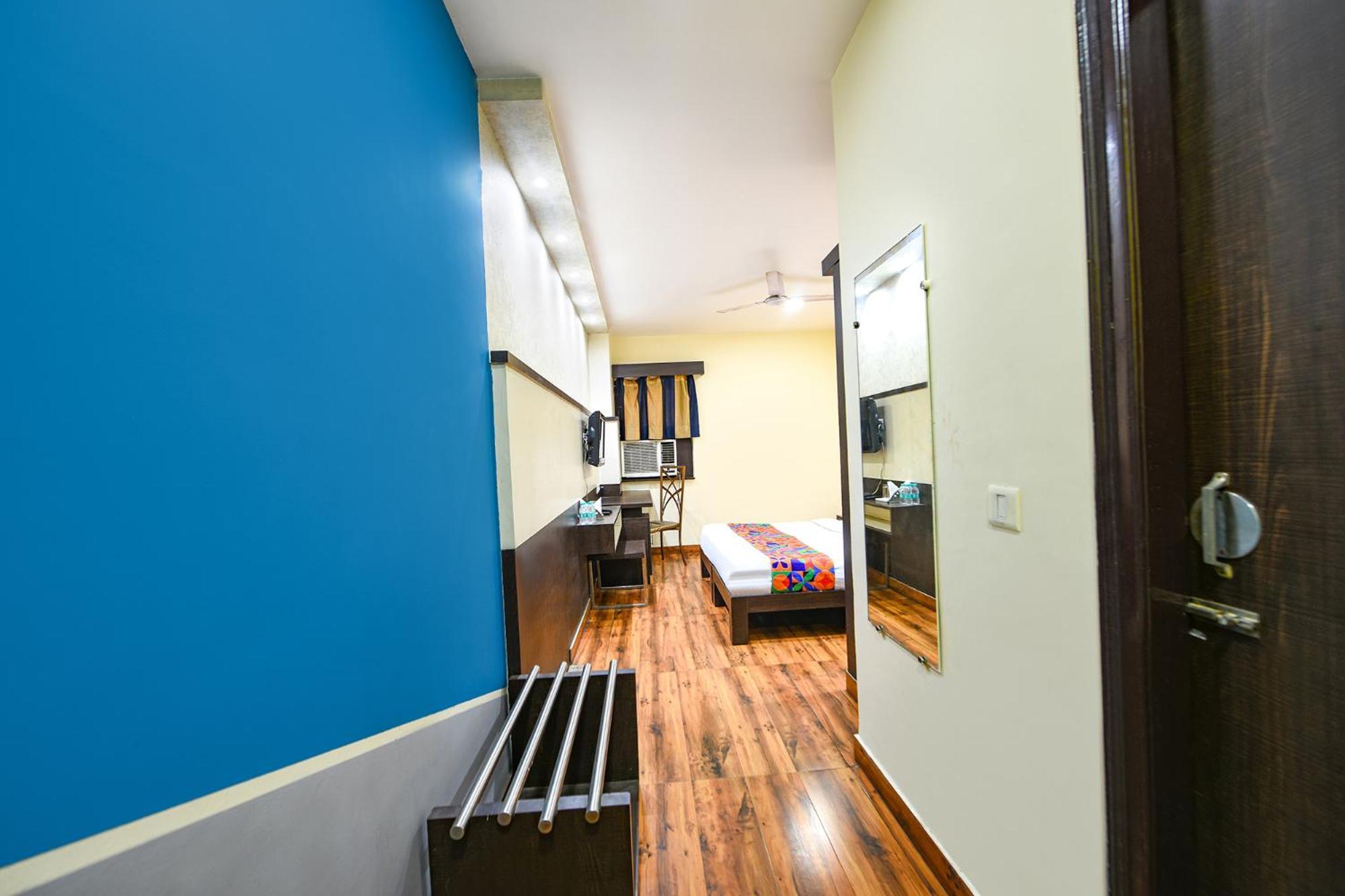 OYO 10887 Hotel West View Ghaziabad Exterior foto