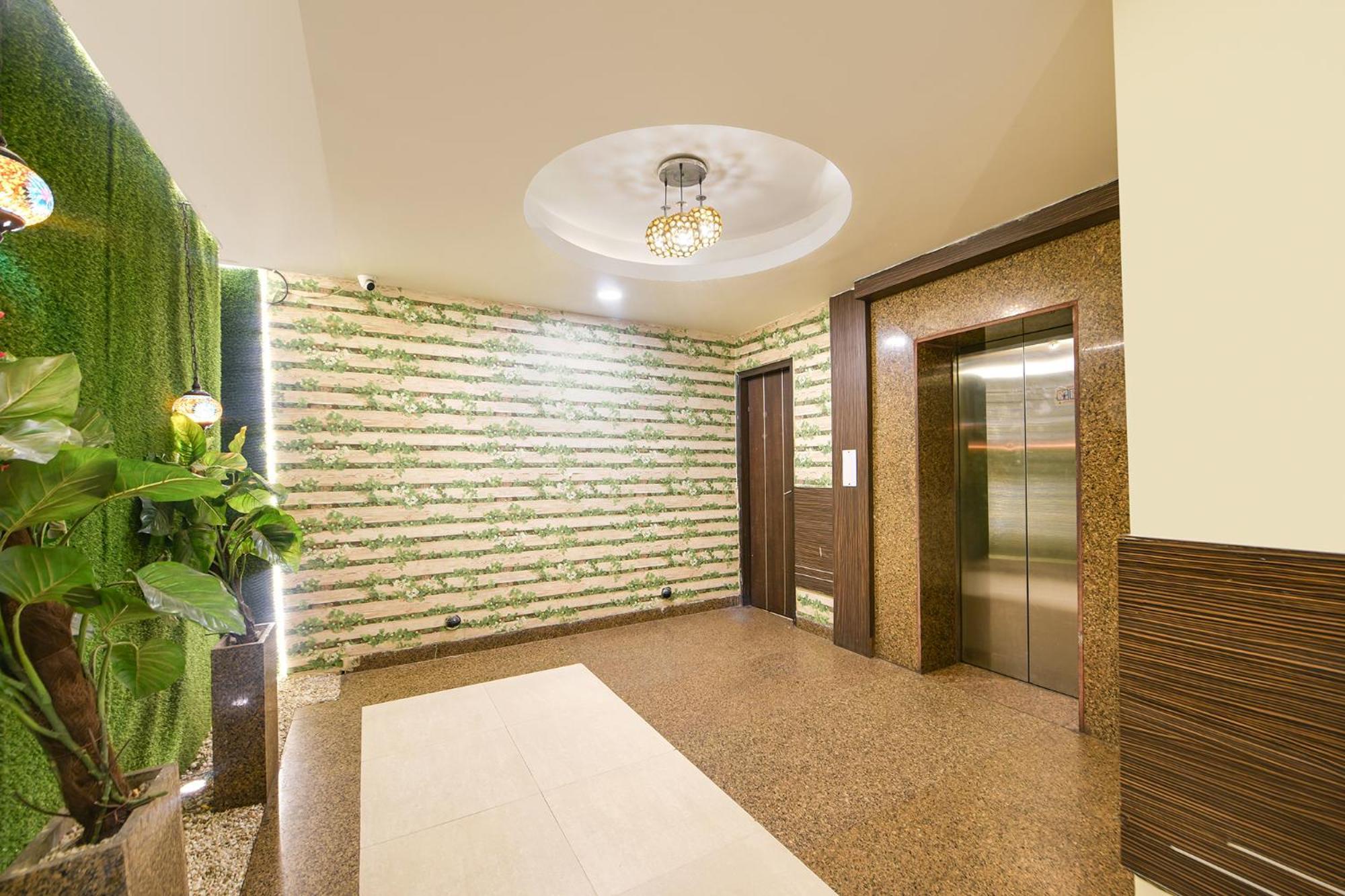OYO 10887 Hotel West View Ghaziabad Exterior foto