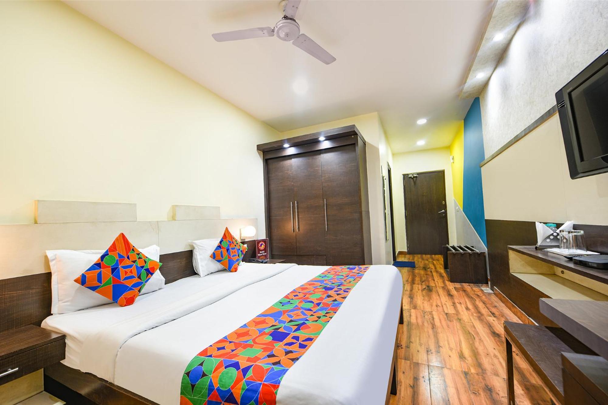 OYO 10887 Hotel West View Ghaziabad Exterior foto