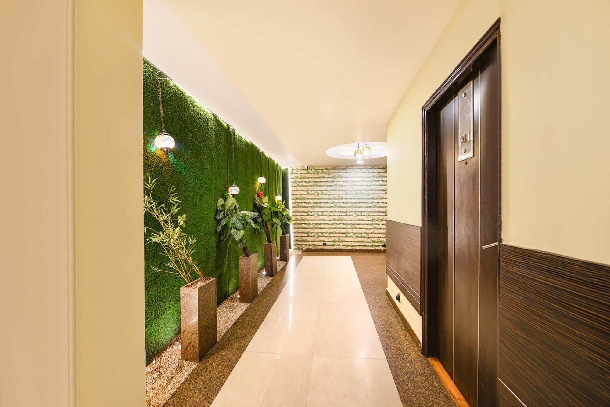 OYO 10887 Hotel West View Ghaziabad Exterior foto